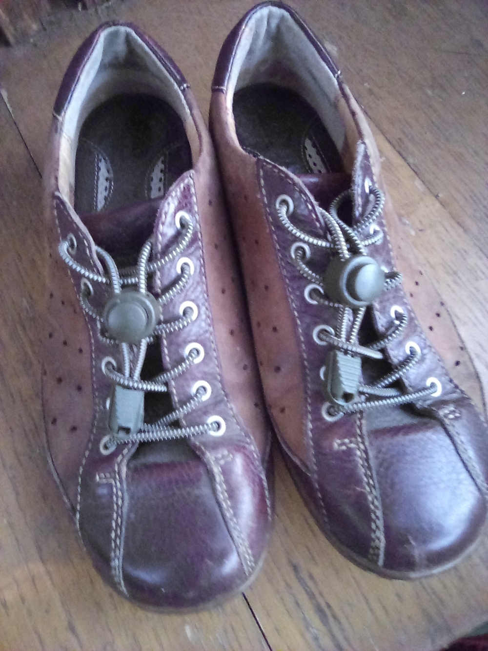 Born Women's   Leather Upper And Lining Comfort Shoes.Size 6M